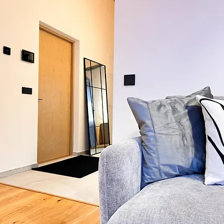 Luxury Family Apartment, Free Parking, Ac, Ps4 Apartman
