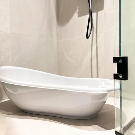 Luxury Family Apartment, Free Parking, Ac, Ps4 * Tartu